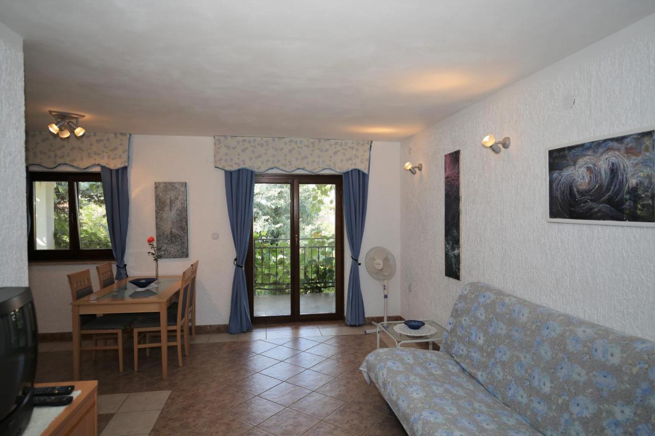 Apartments Coki Funtana Exterior foto
